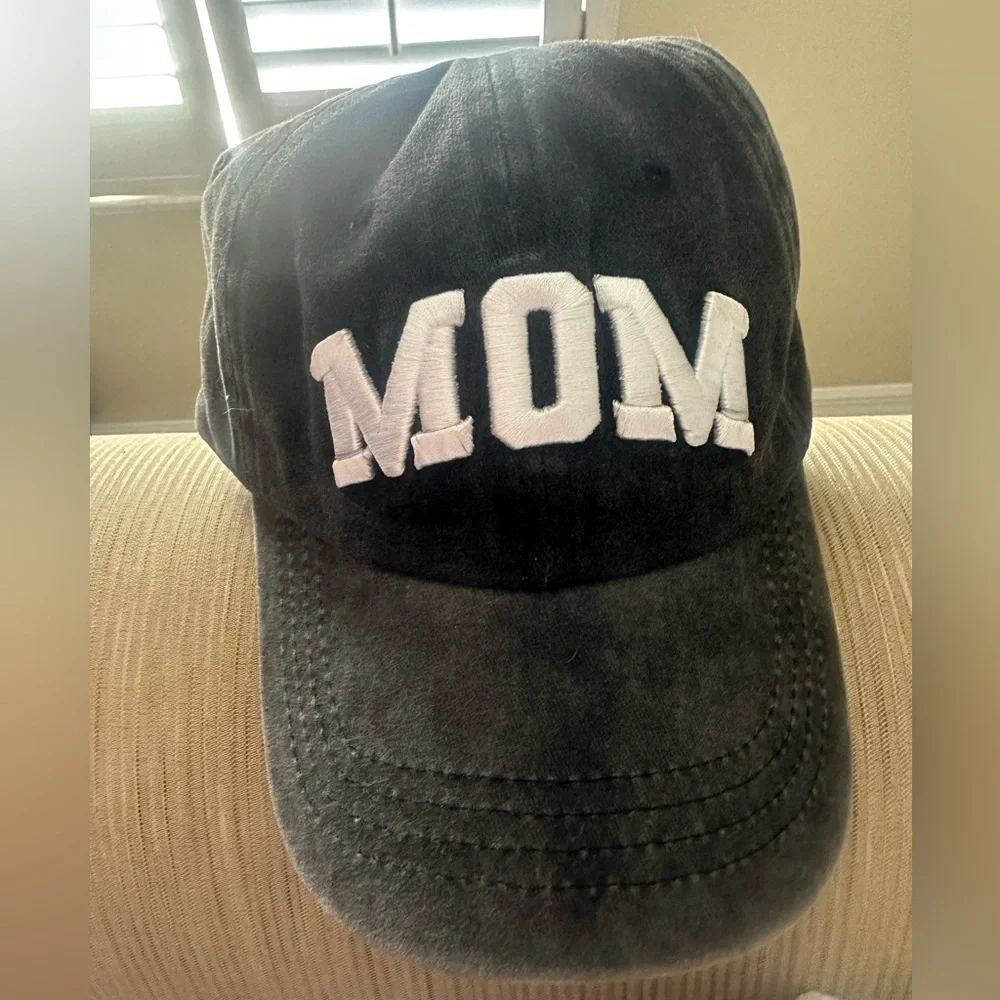 Mom hat - Picture 5 of 5